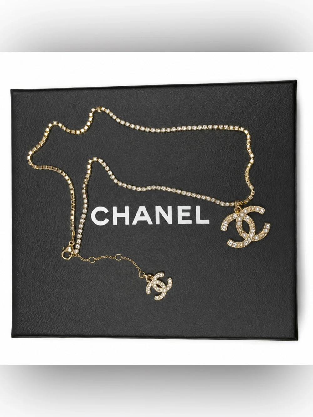 Authentic Vintage CHANEL Gold and Pearl Pendant Necklace with Crystal Chain - Picture 5 of 5